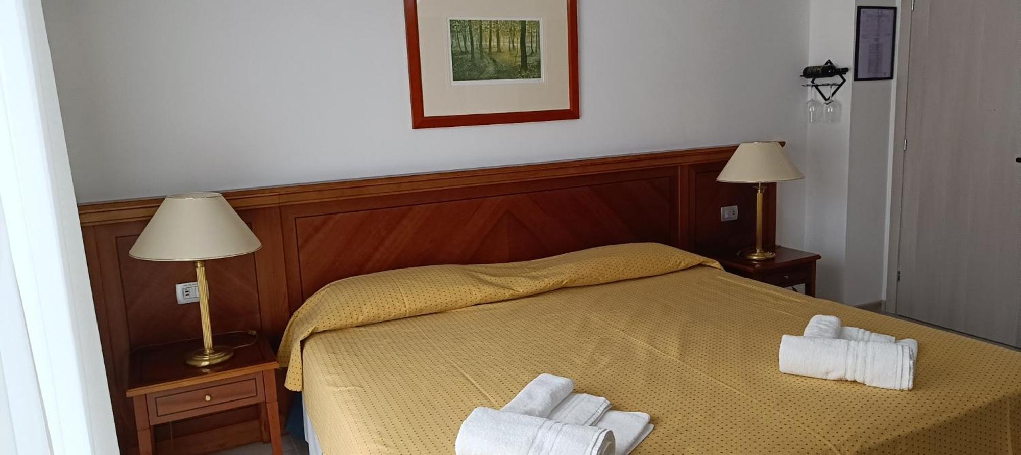 סאלוצו Villa Mariana Bed And Breakfast מראה חיצוני תמונה