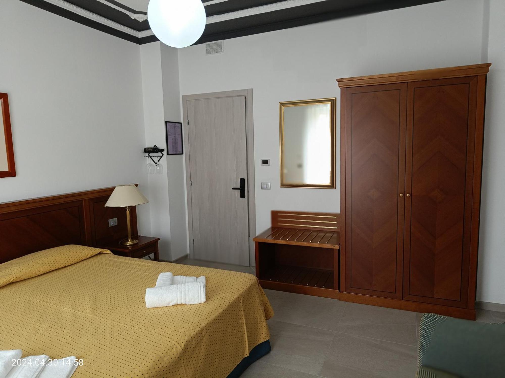 סאלוצו Villa Mariana Bed And Breakfast מראה חיצוני תמונה