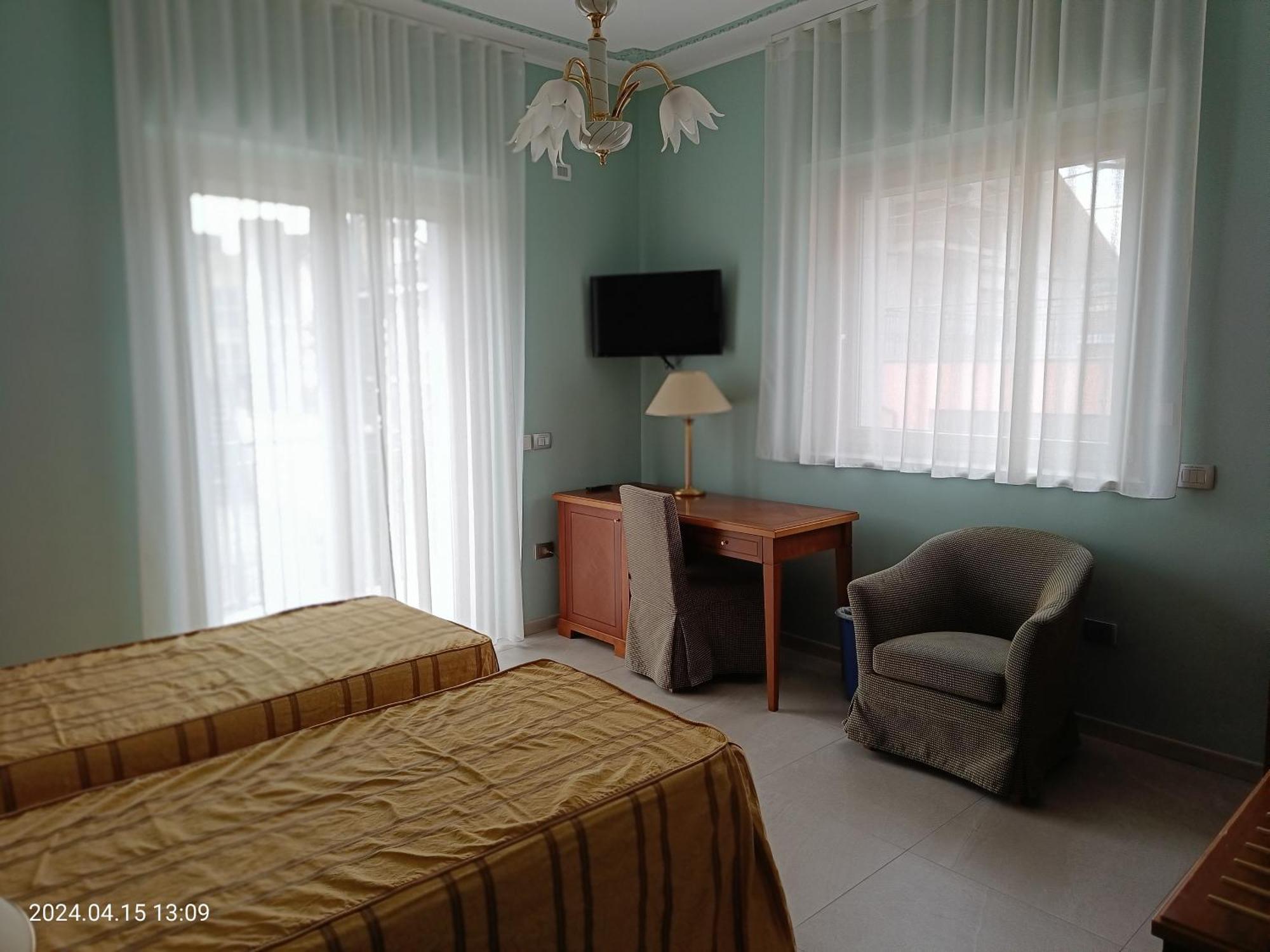 סאלוצו Villa Mariana Bed And Breakfast מראה חיצוני תמונה